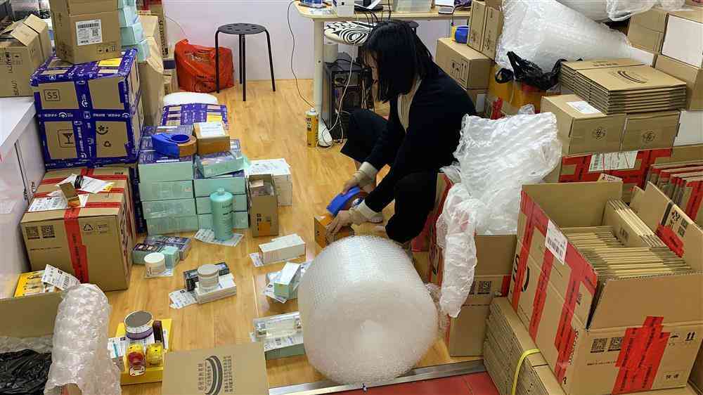 代购买回的化妆品有标贴(进口化妆品是不是贴中文标签就能买)插图2