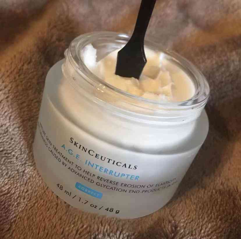 老妈买什么化妆品好呢(化妆品老年妈妈用什么牌子好)插图4 老妈买什么化妆品好呢(化妆品老年妈妈用什么牌子好)插图4