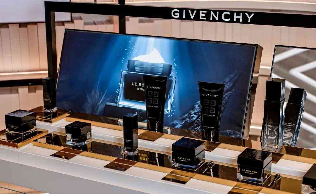 书架布置化妆品效果图图片(书架布置化妆品效果图图片高清)插图12