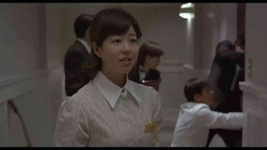 化妆品展示厅前台图片真实(化妆品展示柜效果图片高端)插图2 化妆品展示厅前台图片真实(化妆品展示柜效果图片高端)插图2