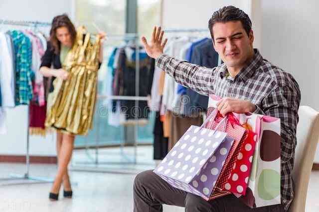 送化妆品朋友圈(朋友送化妆品该不该晒朋友圈)插图1