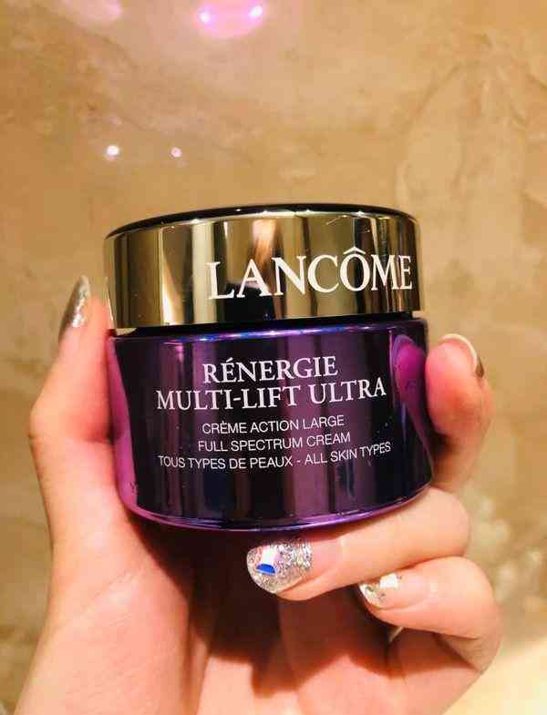 美白嫩脸的化妆品(脸部美白护肤品)