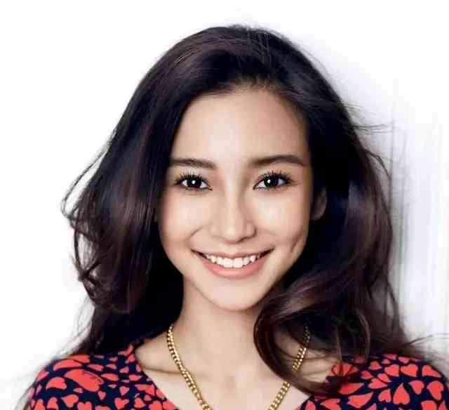 用化妆品画画口红怎么画(用化妆品画画口红怎么画好看)插图1