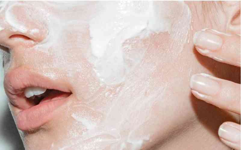 化妆品可以去油脂吗(油脂的皮肤用什么化妆品好)插图6 化妆品可以去油脂吗(油脂的皮肤用什么化妆品好)插图6