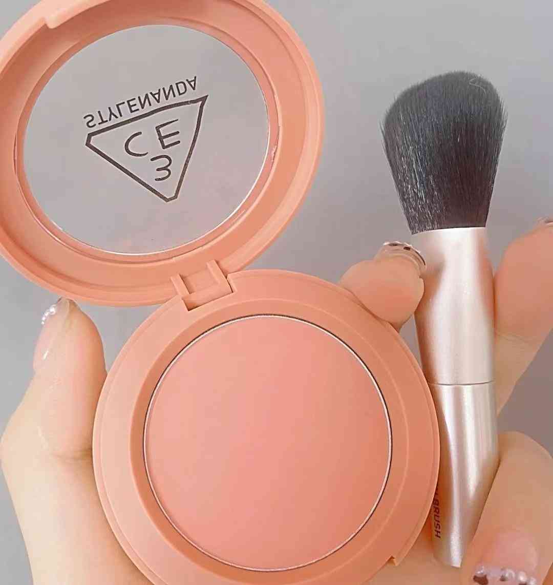 化淡妆需要什么化妆品(初学化妆需要哪些东西)插图11 化淡妆需要什么化妆品(初学化妆需要哪些东西)插图11