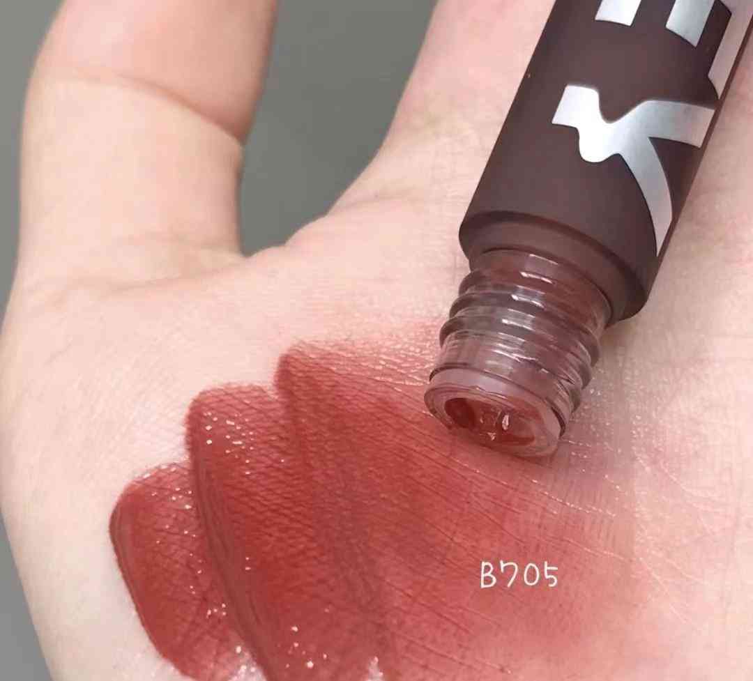 化淡妆需要什么化妆品(初学化妆需要哪些东西)插图14 化淡妆需要什么化妆品(初学化妆需要哪些东西)插图14