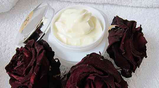 化妆品保质期如何在线查询(化妆品保质期如何在线查询日期)插图2