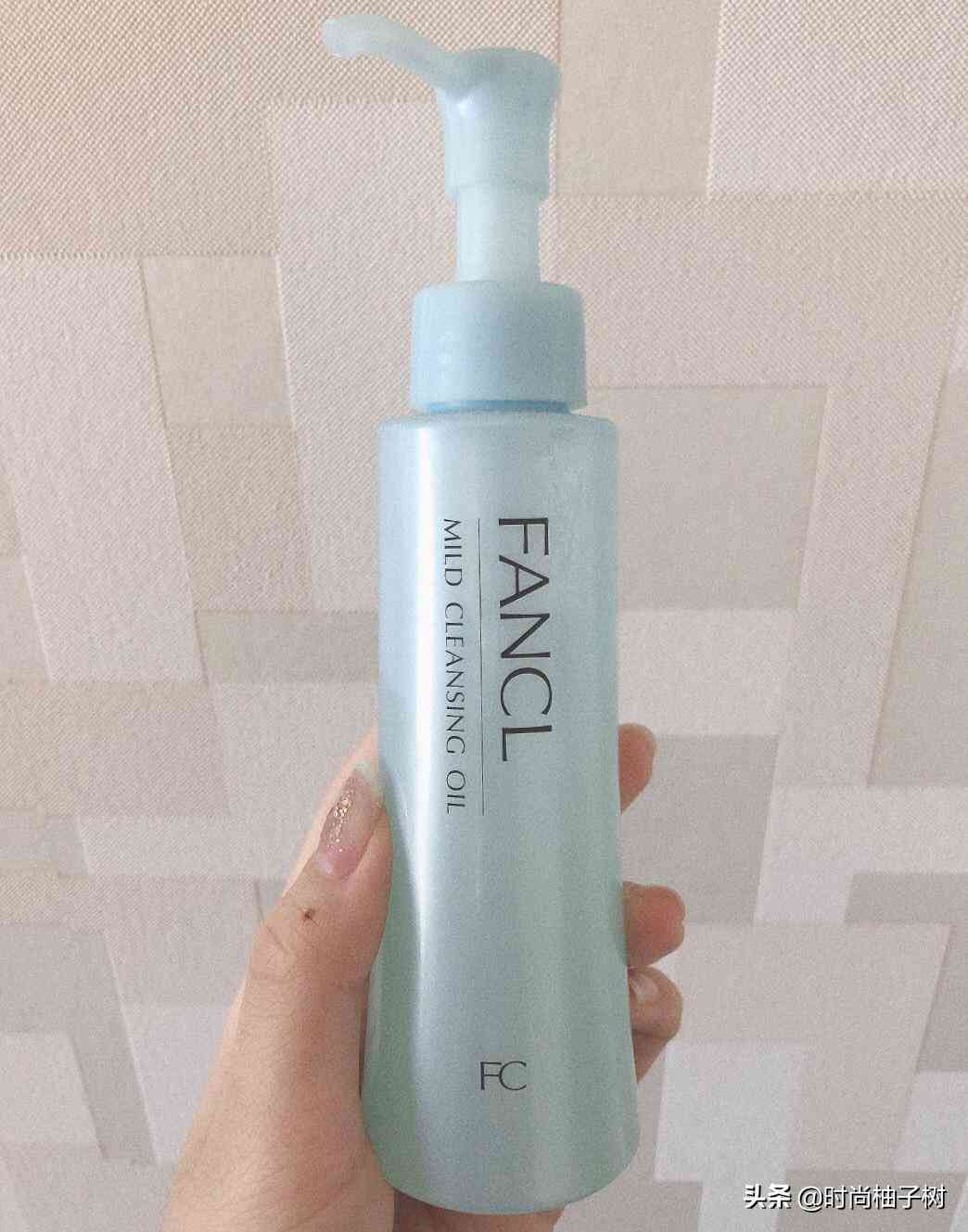 哪种化妆品擦脸好点呢(哪种化妆品擦脸好点呢女生)