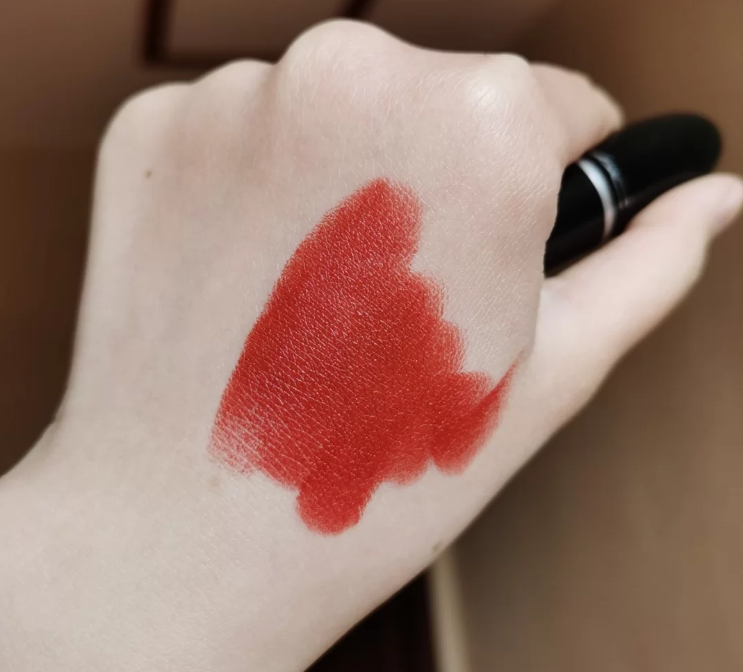 全部化妆品清单衣服价格(化妆品产品价格表)插图10 全部化妆品清单衣服价格(化妆品产品价格表)插图10