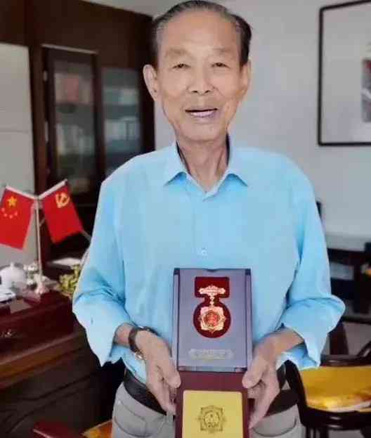 银星金店今日黄金价(大同银星金店今日黄金价)