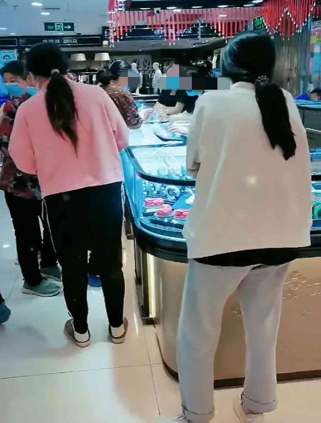 5月1日今日金价多少一克(5月1日今日金价多少一克黄金价格周大生)