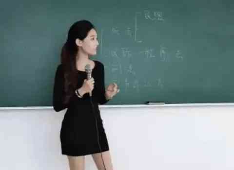 卖化妆品女人天天发(卖化妆品的女孩能交往吗)