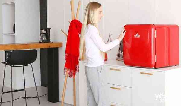 夏天化妆品放冰箱好不好(夏天化妆品放冰箱好不好用)