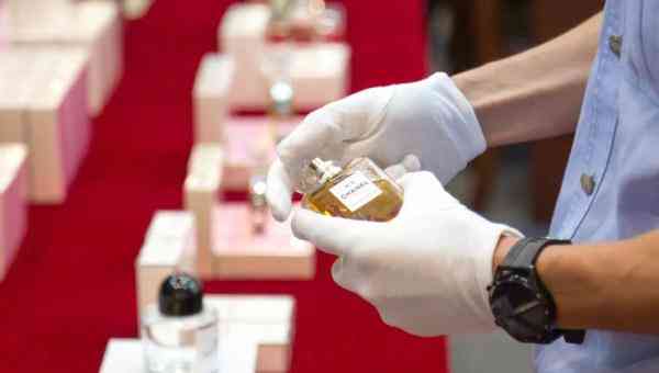 肇庆化妆品包装盒平面设计(肇庆化妆品包装盒平面设计招聘)