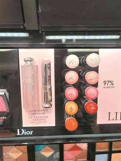 一套大牌化妆品大概多少钱(一套大牌化妆品大概多少钱啊)