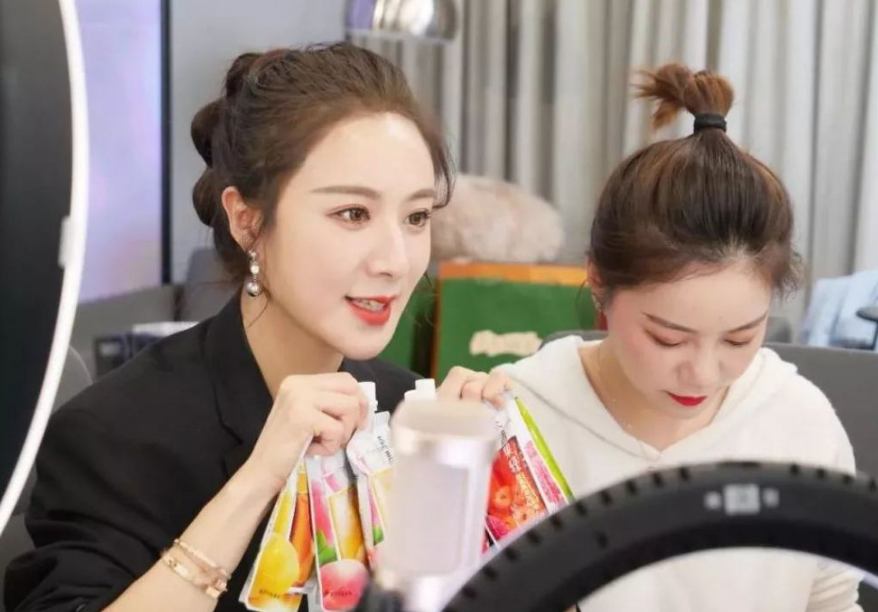 女主播用化妆品直播卖车(女主播用化妆品直播卖车违法吗)