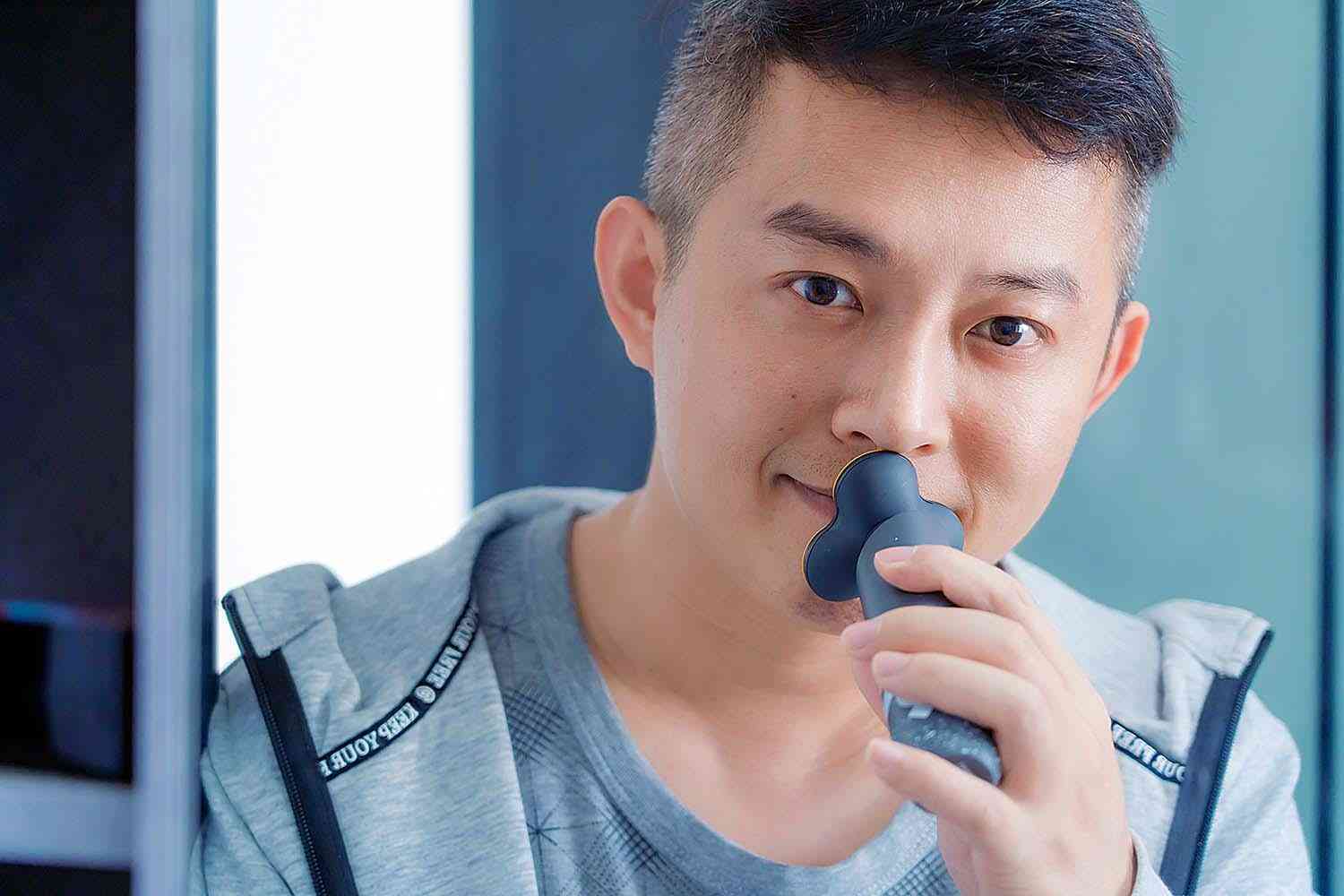 脸上长毛有坑用什么化妆品(脸上长毛有坑用什么化妆品比较好)