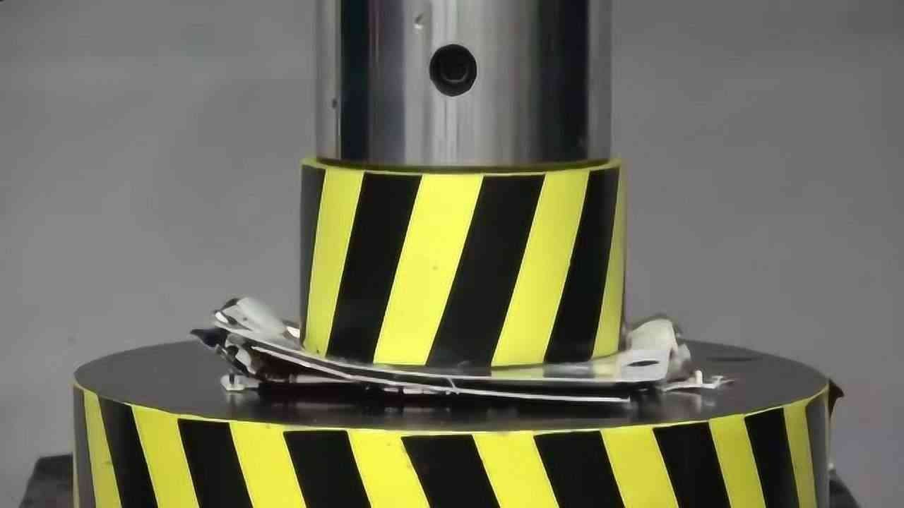 液压机切割镜子修复化妆品(液压机切割镜子修复化妆品的原理)