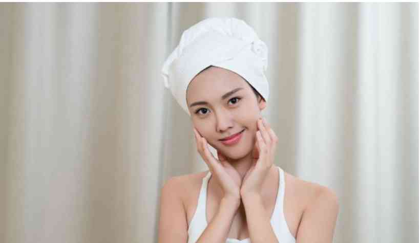 夏季适合的化妆品推荐(夏季适合的化妆品推荐有哪些)