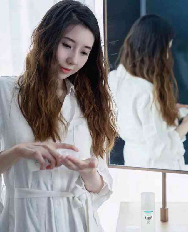 珀莱雅款化妆品(珀莱雅款化妆品是哪款)