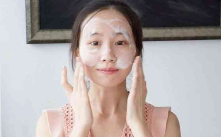 化妆品用什么物品擦才会白(化妆品用什么物品擦才会白皮肤)