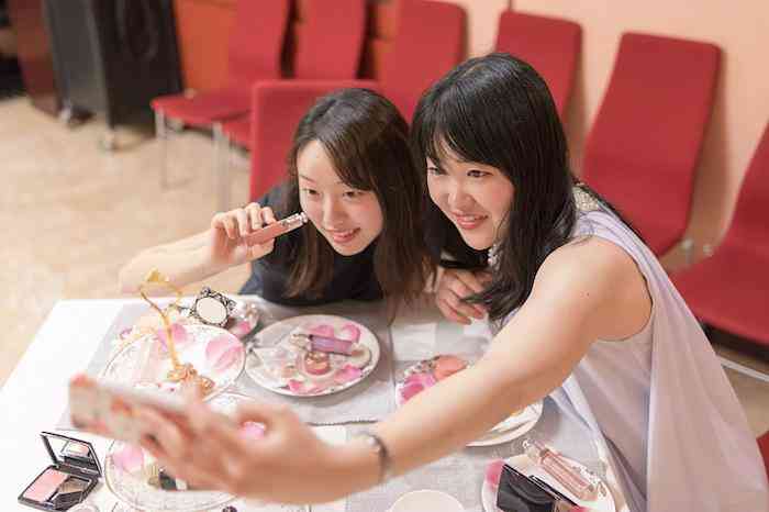 乐山买化妆品在哪里好点(乐山买化妆品在哪里好点呢)