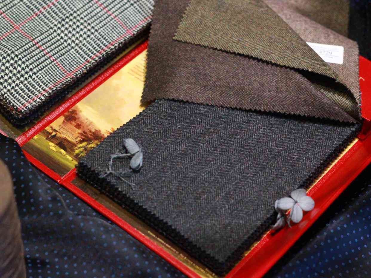 自己做衣服和化妆品(自己在家手工做化妆品视频)