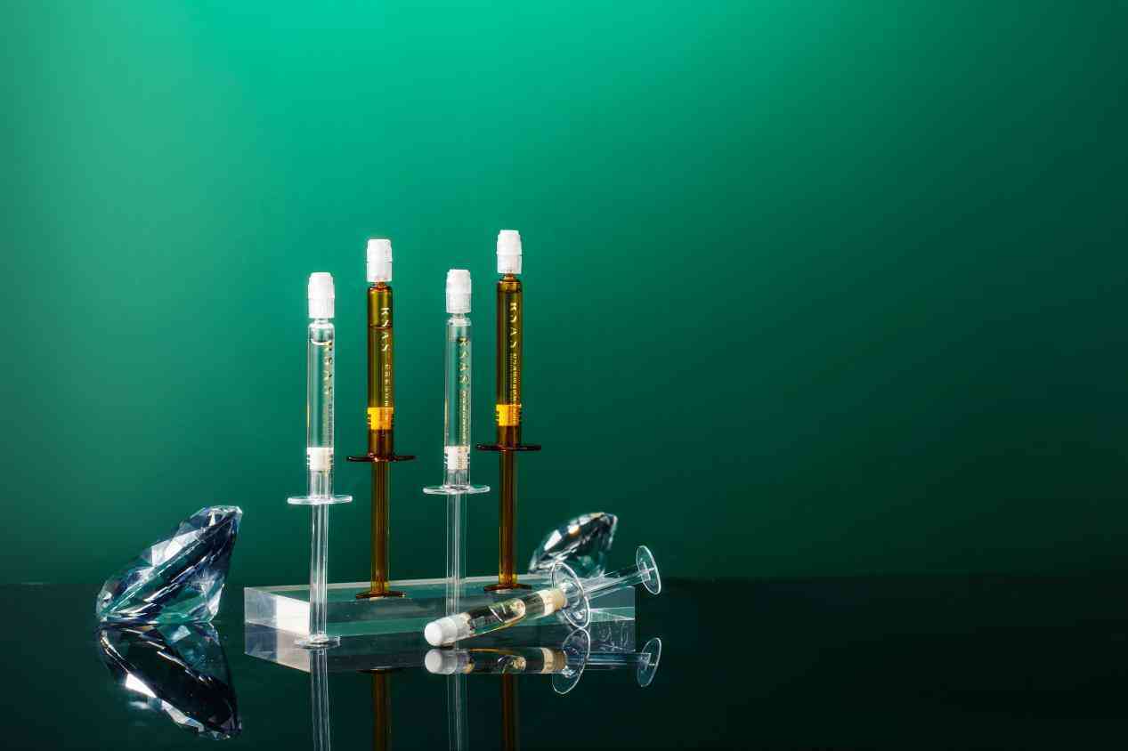 化妆品成份越靠前的越多吗(化妆品成分越靠后含量就越低吗)