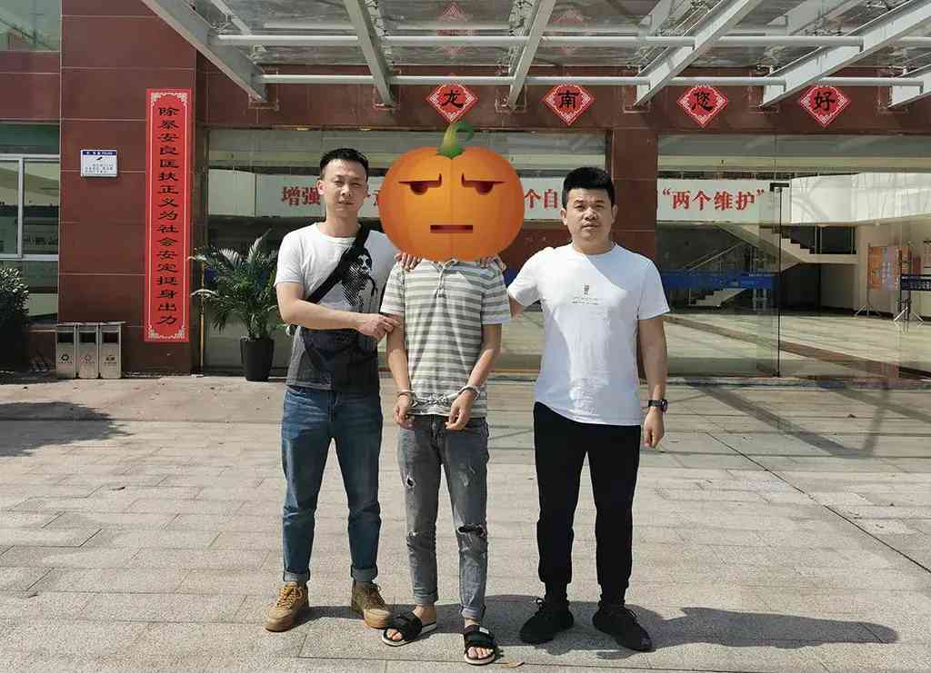 海外化妆品真伪贴纸图(海外化妆品防伪查询中心)