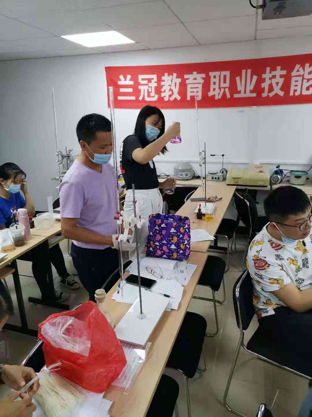 茂名哪里有品牌化妆品(茂名哪里有化妆的地方)