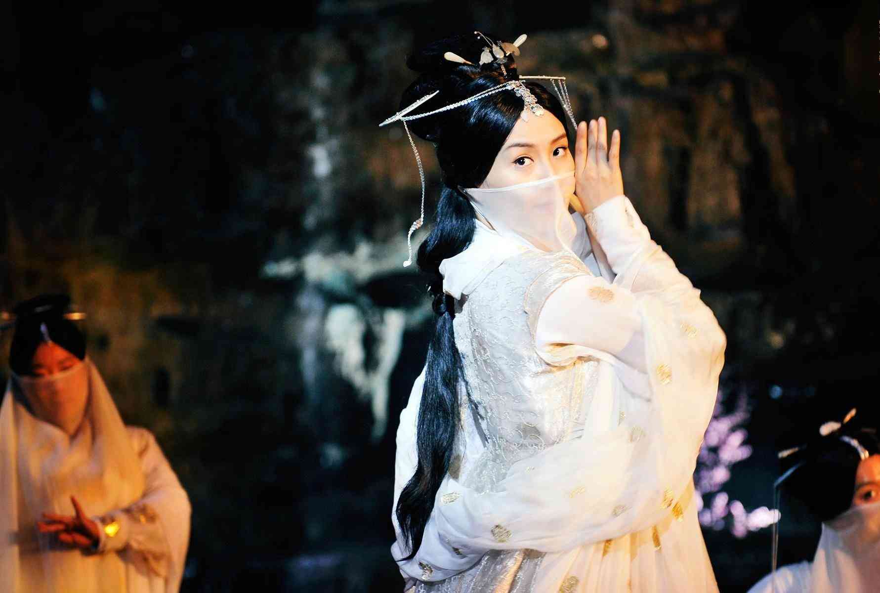 俏红颜化妆品公司(俏红颜化妆品属于品牌吗)