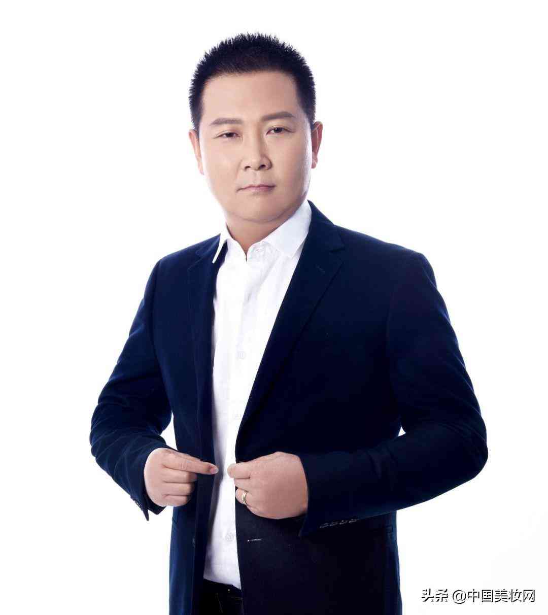 男孩子去卖化妆品(男的卖化妆品有人要吗)