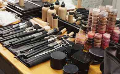 大牌职场化妆品品牌(职场必备化妆品有哪些)