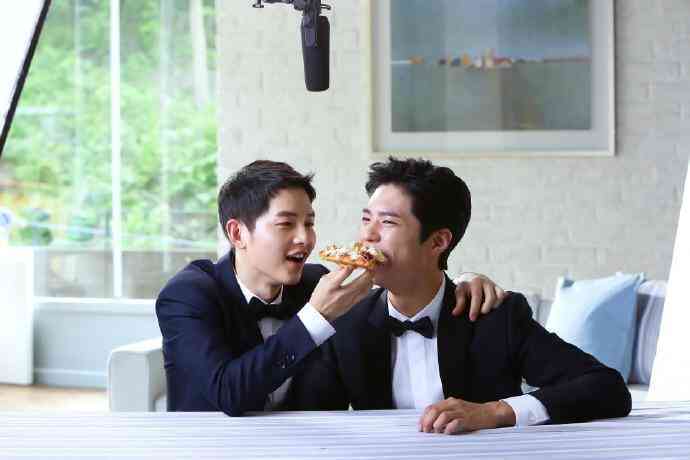 w两个世界韩孝周化妆品(两个世界韩剧演员)