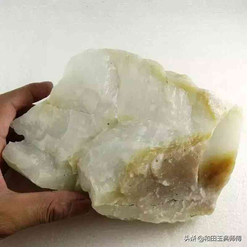 和田玉山料多少钱一克(和田玉山料值钱吗)