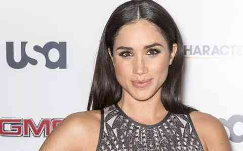 玉镯戴哪只手(玉镯戴哪只手比较好)