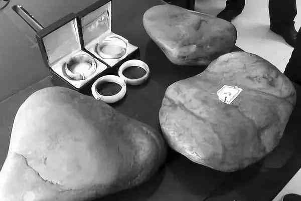 蛇纹石玉价格(蛇纹石玉价格多少)