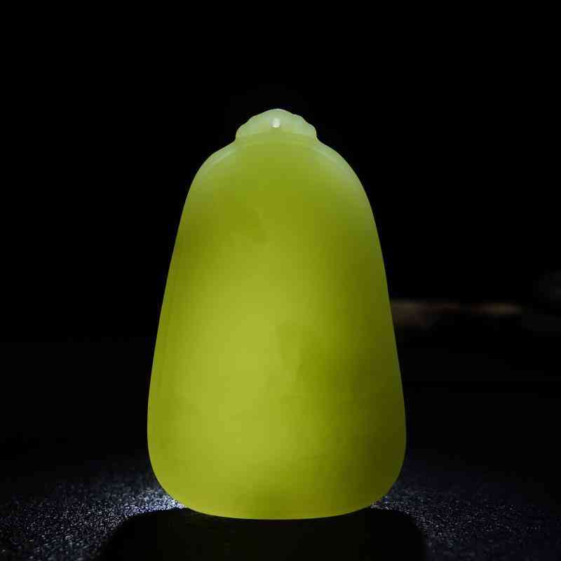 鉴别玉石最基本方法(鉴别玉石最简单的方法)