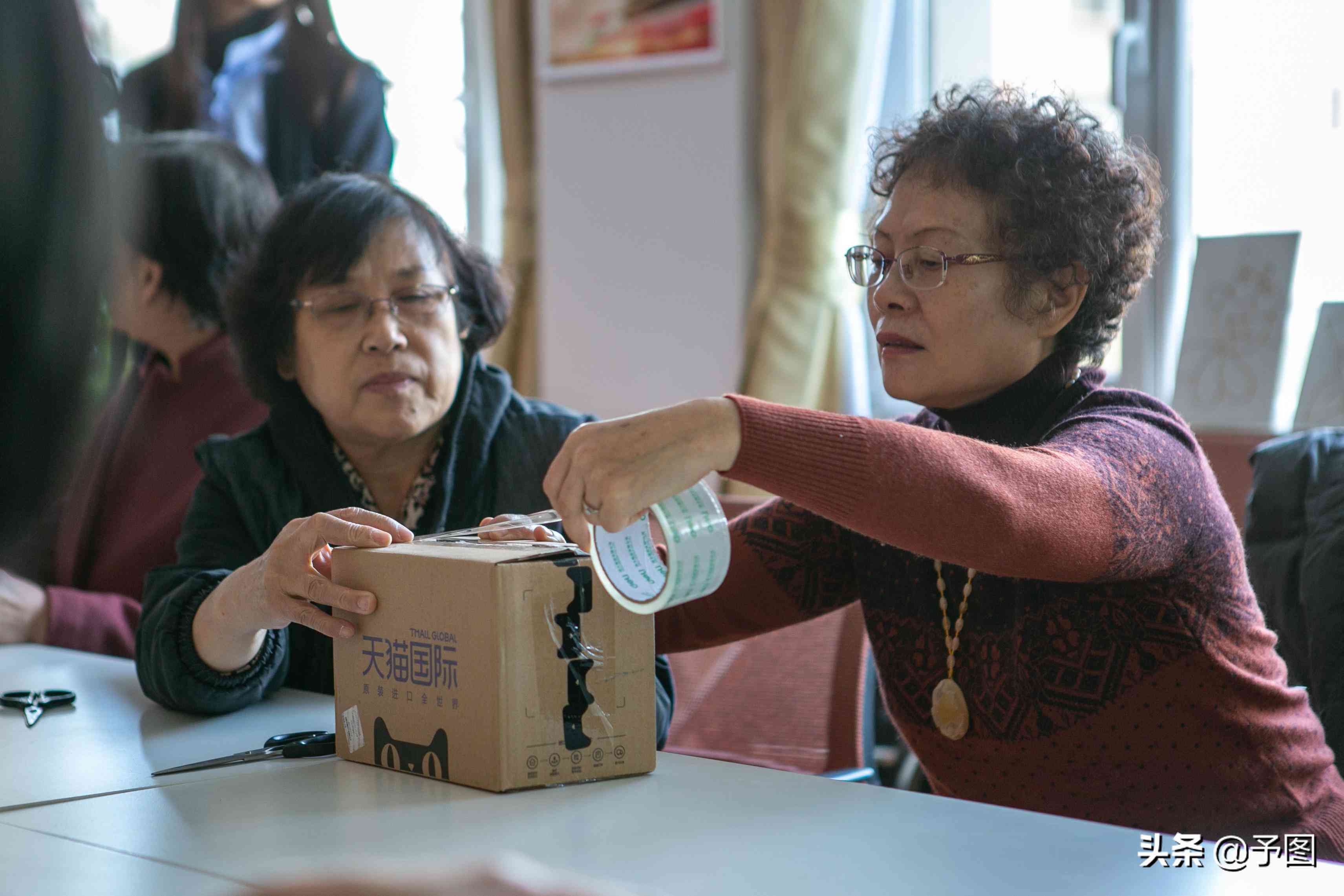 快递盒别再乱扔,教你快递盒秒变“网红”收纳盒:实用