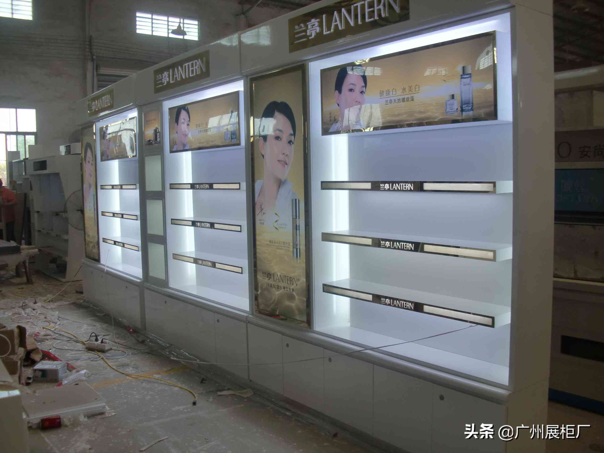 二手化妆品柜子展示柜多少钱(附近二手化妆品展示柜转让)插图9