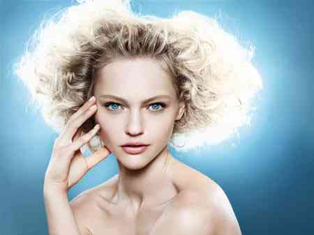 碧欧泉光澈透白系列2010年3月上市