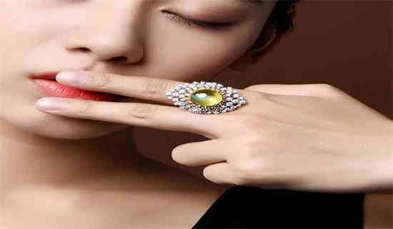 钻石荧光重要吗