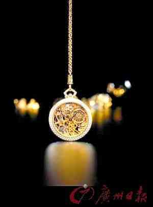 百达翡丽黄金镶钻石镂空怀表