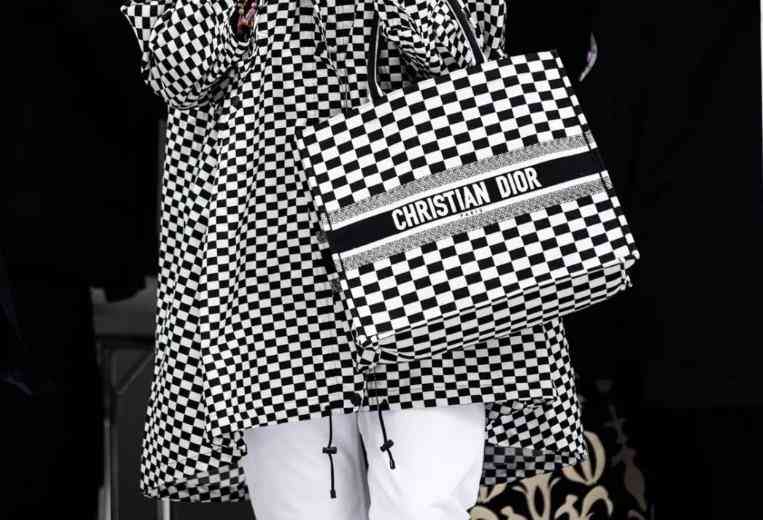 15597074524318271633624.jpg 女包