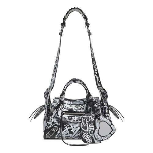 Balenciaga/巴黎世家 22新款 NEO CAGOLE MODEL XSGRAFFITI系列 女士黑白涂鸦印花小羊皮复古银色饰面拉链开合拆卸心形镜子徽标压花单肩包700940210GC