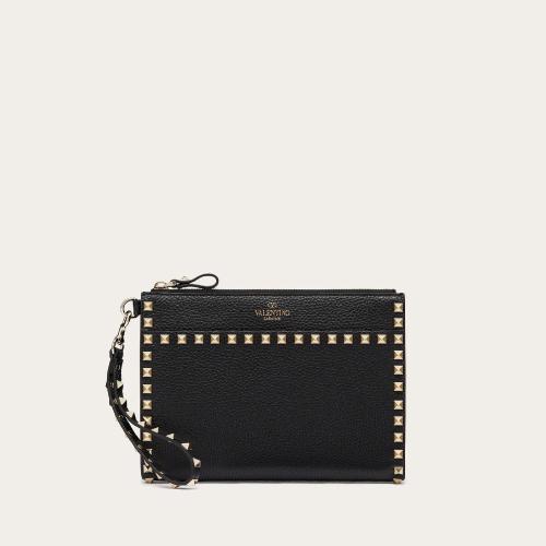  VALENTINO华伦天奴 22年秋冬 女士 手拿包 Pochette Rockstud en veau graine 1W2P0V27VSH0NO