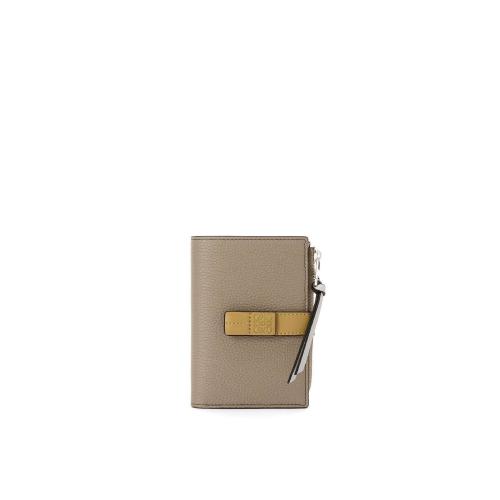  LOEWE罗意威 22年秋冬 女士 钱包 Slim zip bifold wallet in soft grained calfskin C660P30X