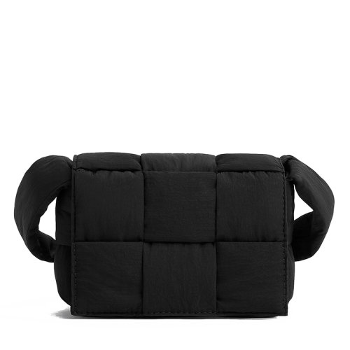 Bottega Veneta/葆蝶家 22春夏新款CASSETTE系列 男士迷你黑色intreccio编织尼龙单肩斜挎包691018VBO818803