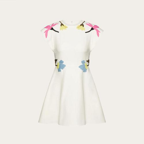  VALENTINO华伦天奴 22年秋冬 女士 连衣裙 ROBE COURTE BRODéE EN CREPE COUTURE XB3VAXN01CF