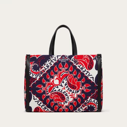  VALENTINO华伦天奴 22年秋冬 男士 手提包 CABAS MOYEN EN TOILE ARCHIVE MANIFESTO BANDANA 1